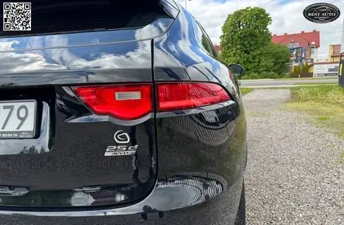 JAGUAR F-Pace 