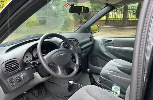 CHRYSLER Voyager 