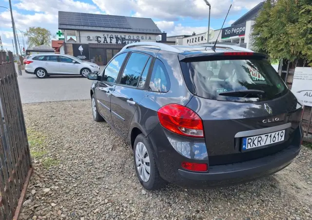 RENAULT Clio 1.2 16V Ripcurl