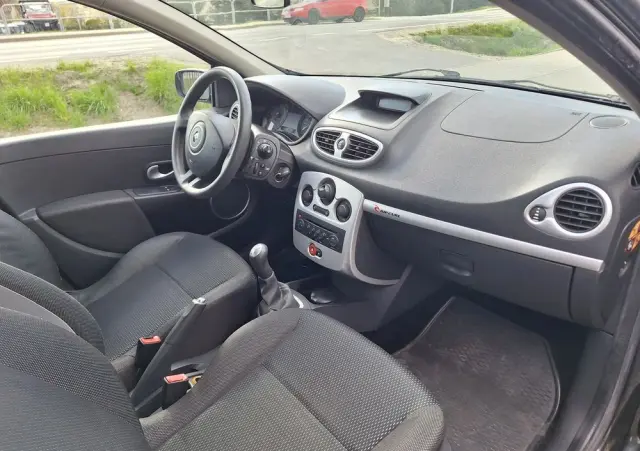 RENAULT Clio 1.2 16V Ripcurl