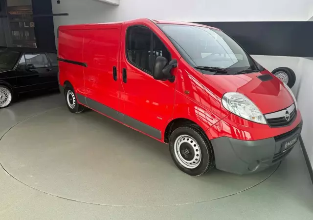 OPEL VIVARO 