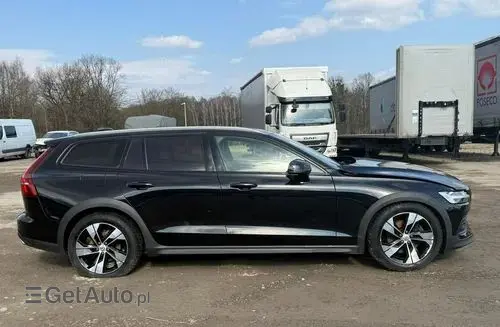 VOLVO V60 Cross Country 