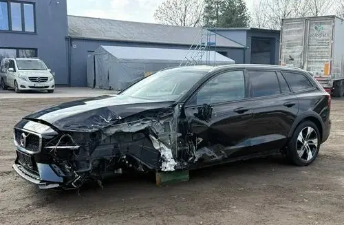 VOLVO V60 Cross Country 