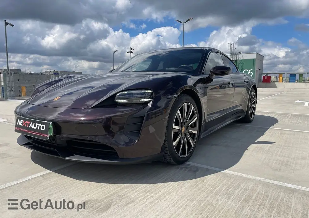 PORSCHE Taycan 4S Performance Plus