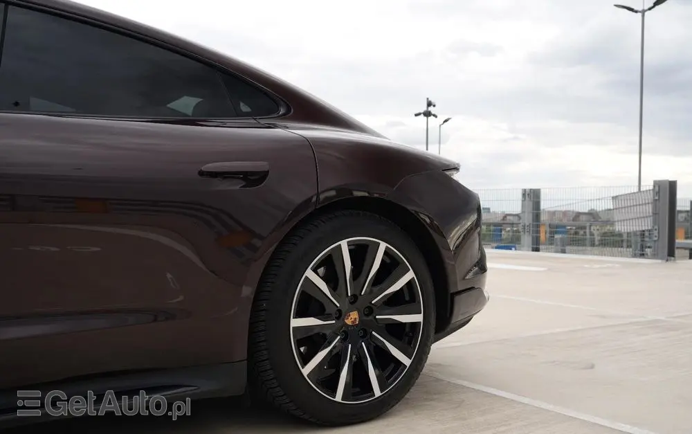 PORSCHE Taycan 4S Performance Plus