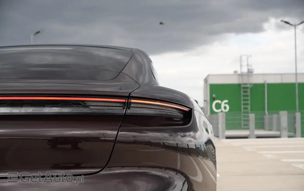 PORSCHE Taycan 4S Performance Plus