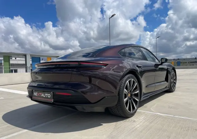 PORSCHE Taycan 4S Performance Plus