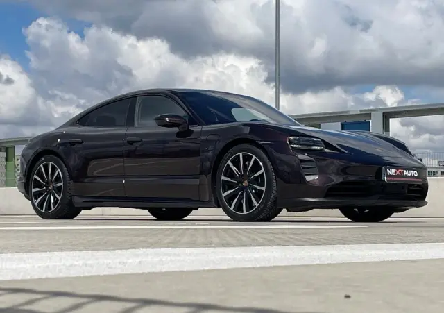 PORSCHE Taycan 4S Performance Plus