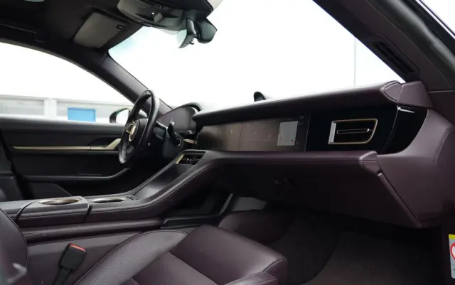 PORSCHE Taycan 4S Performance Plus