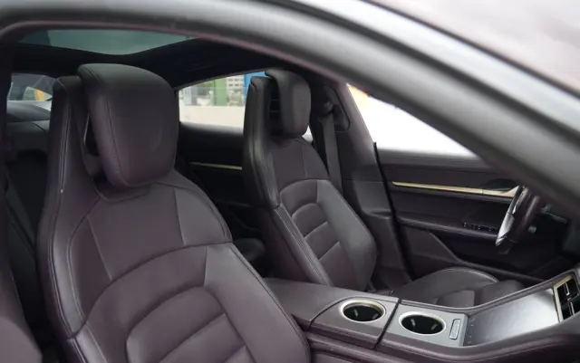 PORSCHE Taycan 4S Performance Plus