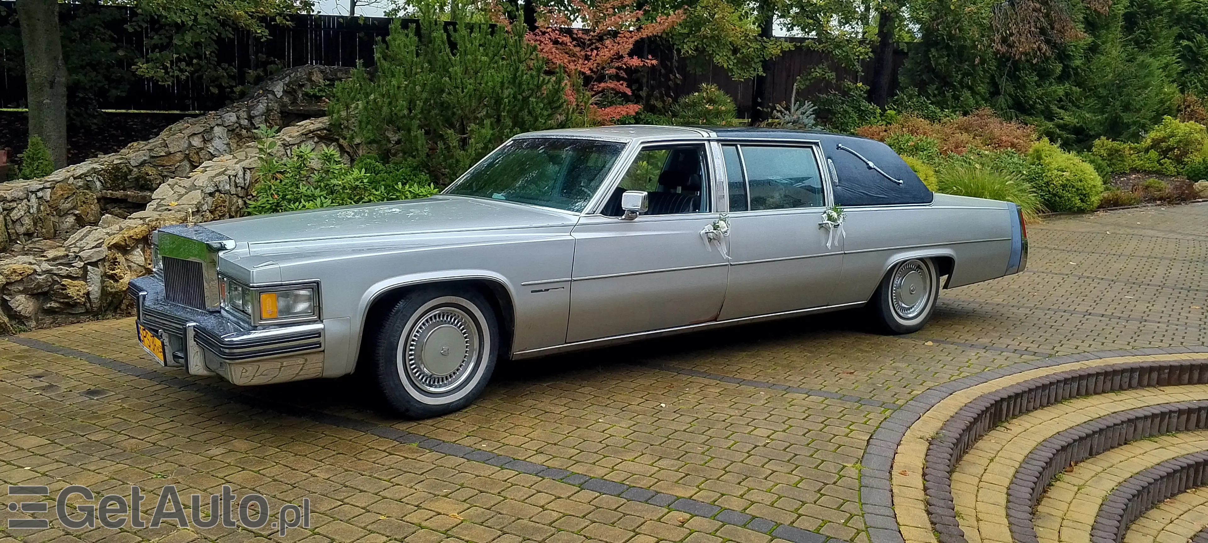 CADILLAC Brougham 