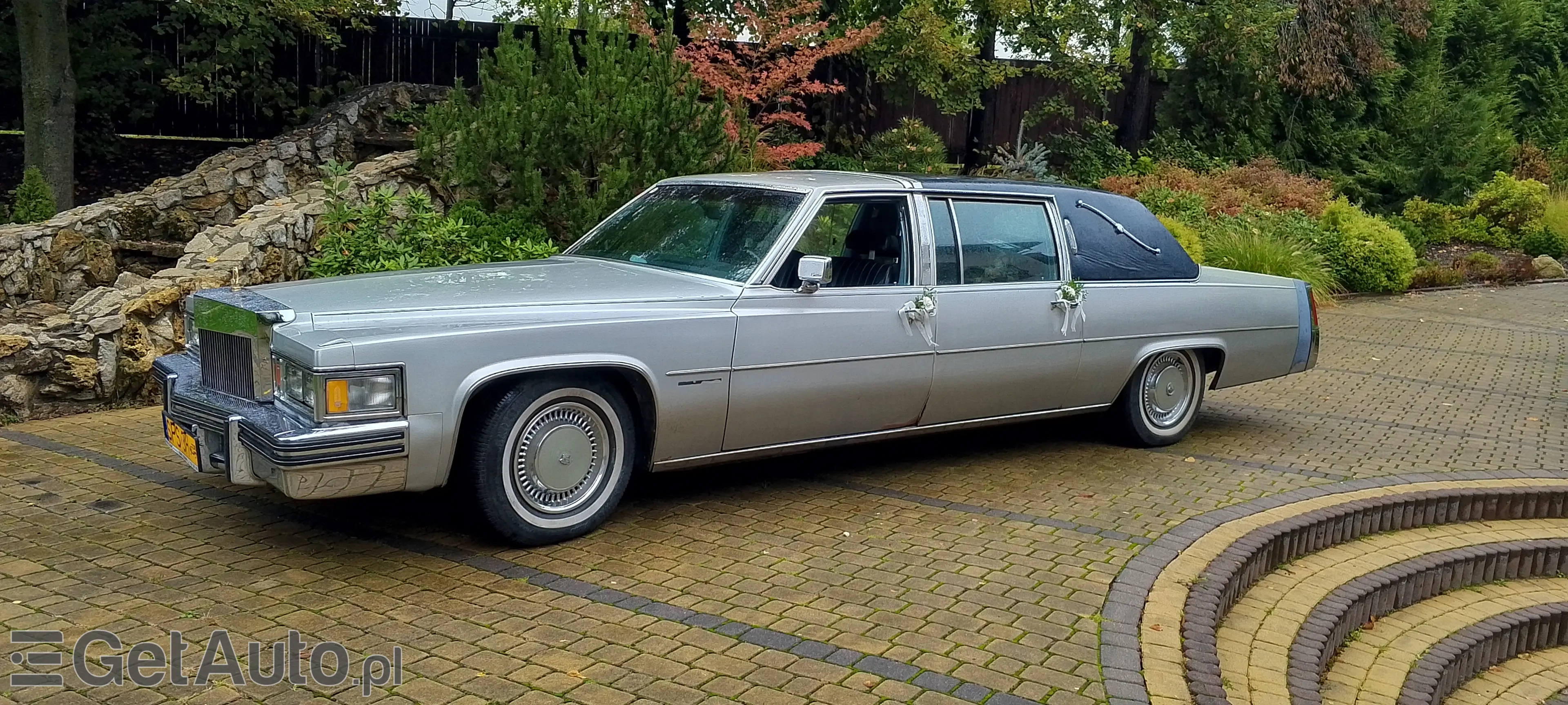 CADILLAC Brougham 