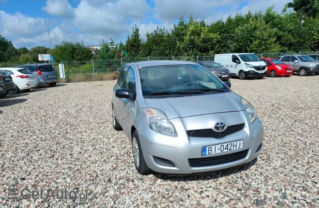 TOYOTA Yaris 