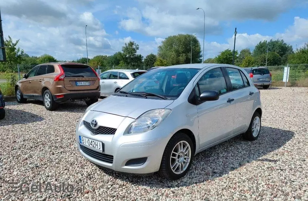 TOYOTA Yaris 