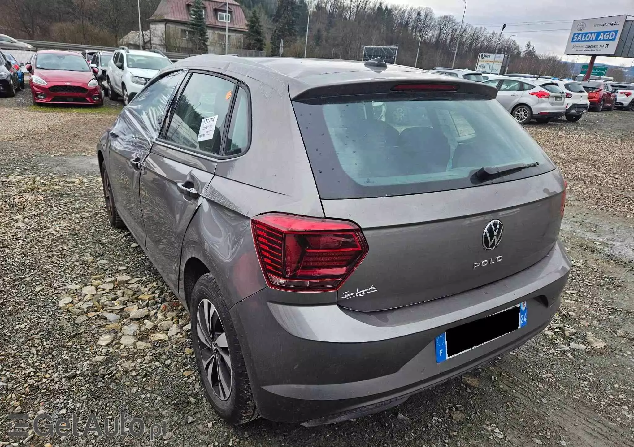 VOLKSWAGEN Polo 