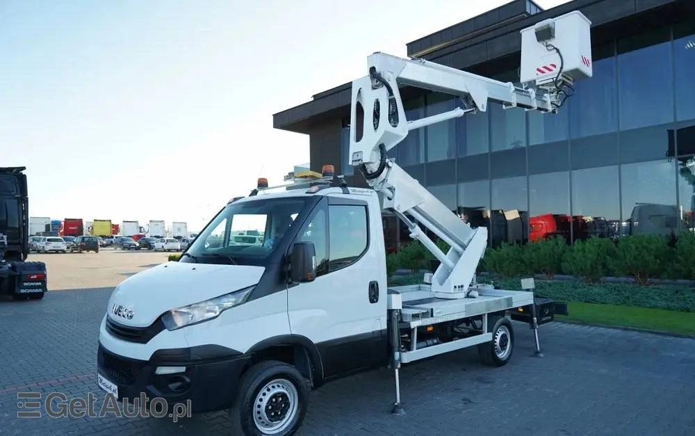 IVECO DAILY 35-120 / ZWYŻKA / PODNOŚNIK KOSZOWY  20 METRÓW / 4 PODPORY / MANUAL / 2017 