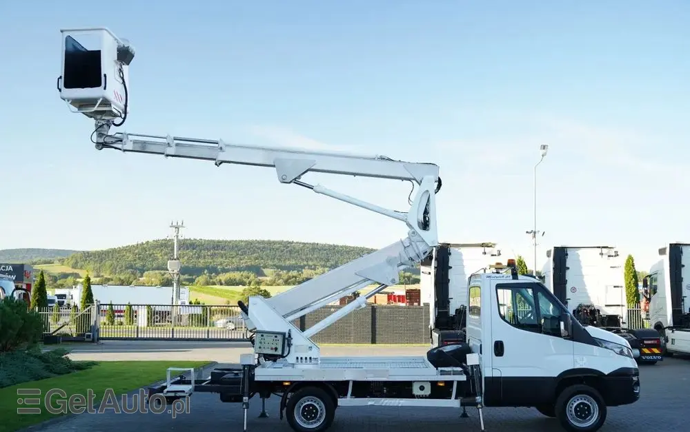 IVECO DAILY 35-120 / ZWYŻKA / PODNOŚNIK KOSZOWY  20 METRÓW / 4 PODPORY / MANUAL / 2017 