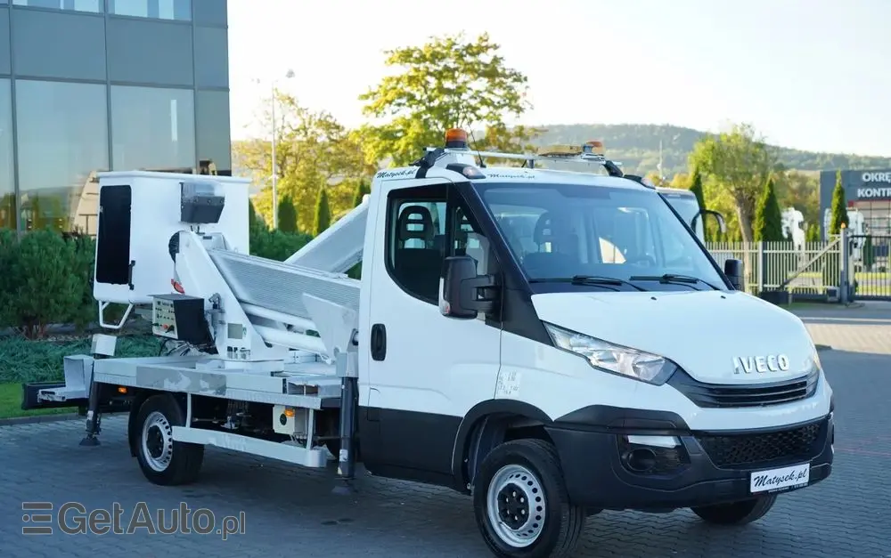 IVECO DAILY 35-120 / ZWYŻKA / PODNOŚNIK KOSZOWY  20 METRÓW / 4 PODPORY / MANUAL / 2017 