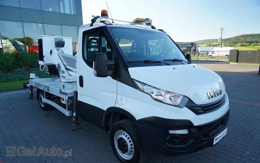 IVECO DAILY 35-120 / ZWYŻKA / PODNOŚNIK KOSZOWY  20 METRÓW / 4 PODPORY / MANUAL / 2017 