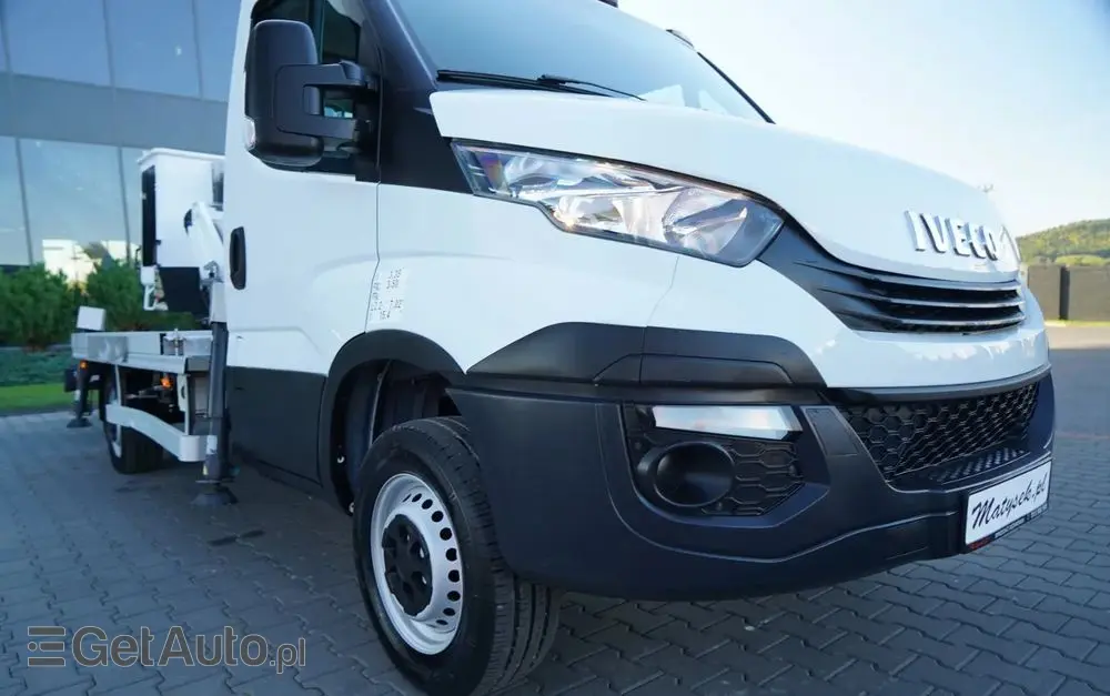 IVECO DAILY 35-120 / ZWYŻKA / PODNOŚNIK KOSZOWY  20 METRÓW / 4 PODPORY / MANUAL / 2017 