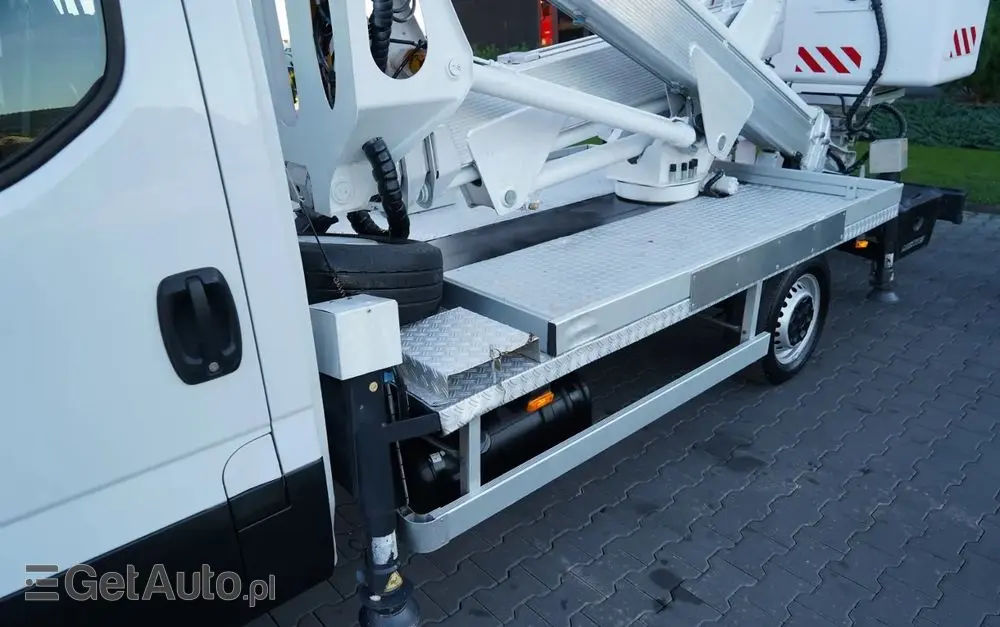 IVECO DAILY 35-120 / ZWYŻKA / PODNOŚNIK KOSZOWY  20 METRÓW / 4 PODPORY / MANUAL / 2017 
