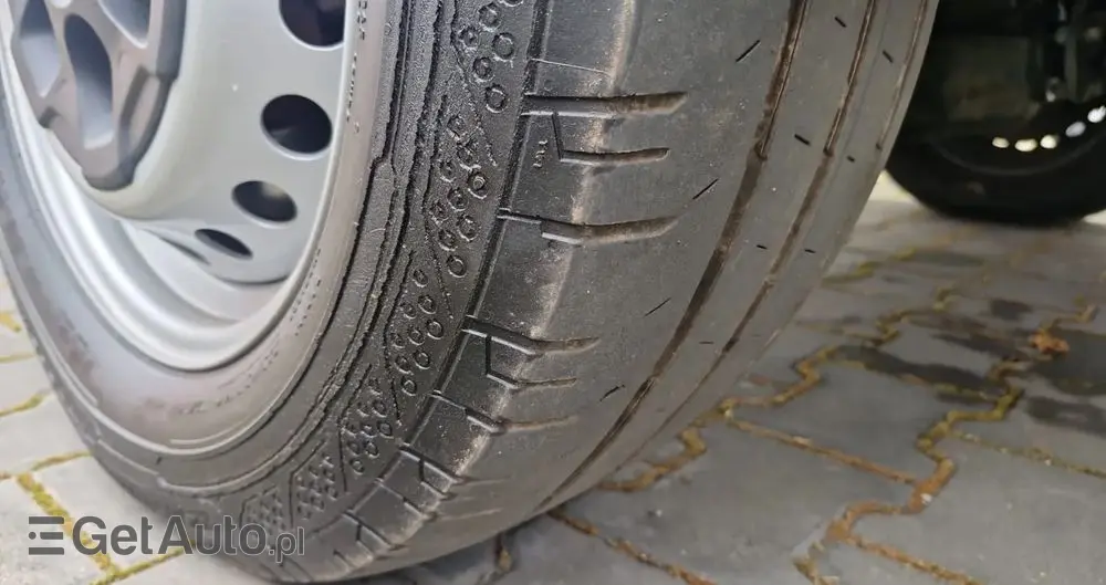 IVECO DAILY 35-120 / ZWYŻKA / PODNOŚNIK KOSZOWY  20 METRÓW / 4 PODPORY / MANUAL / 2017 