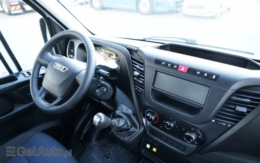 IVECO DAILY 35-120 / ZWYŻKA / PODNOŚNIK KOSZOWY  20 METRÓW / 4 PODPORY / MANUAL / 2017 