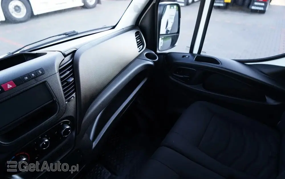 IVECO DAILY 35-120 / ZWYŻKA / PODNOŚNIK KOSZOWY  20 METRÓW / 4 PODPORY / MANUAL / 2017 