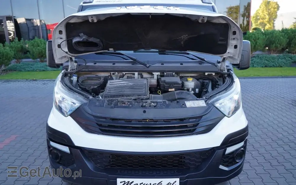 IVECO DAILY 35-120 / ZWYŻKA / PODNOŚNIK KOSZOWY  20 METRÓW / 4 PODPORY / MANUAL / 2017 