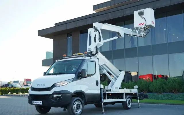 IVECO DAILY 35-120 / ZWYŻKA / PODNOŚNIK KOSZOWY  20 METRÓW / 4 PODPORY / MANUAL / 2017 