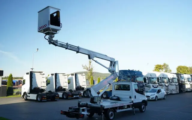 IVECO DAILY 35-120 / ZWYŻKA / PODNOŚNIK KOSZOWY  20 METRÓW / 4 PODPORY / MANUAL / 2017 