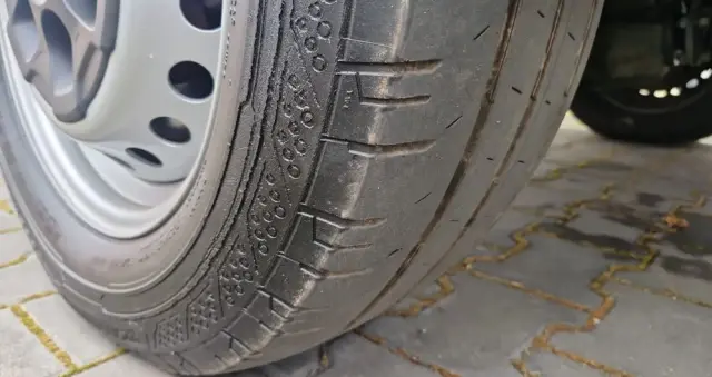 IVECO DAILY 35-120 / ZWYŻKA / PODNOŚNIK KOSZOWY  20 METRÓW / 4 PODPORY / MANUAL / 2017 