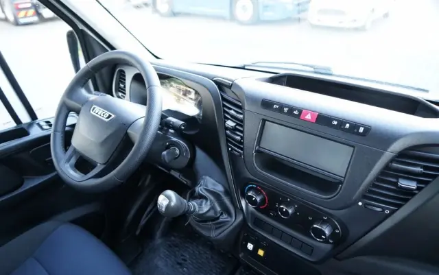 IVECO DAILY 35-120 / ZWYŻKA / PODNOŚNIK KOSZOWY  20 METRÓW / 4 PODPORY / MANUAL / 2017 