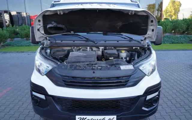 IVECO DAILY 35-120 / ZWYŻKA / PODNOŚNIK KOSZOWY  20 METRÓW / 4 PODPORY / MANUAL / 2017 