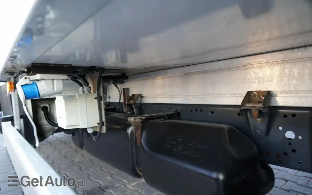 IVECO DAILY 35-130 / CHŁODNIA / AGREGAT CARRIER PULSOR 400 / - 