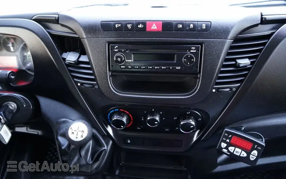 IVECO DAILY 35-130 / CHŁODNIA / AGREGAT CARRIER PULSOR 400 / - 