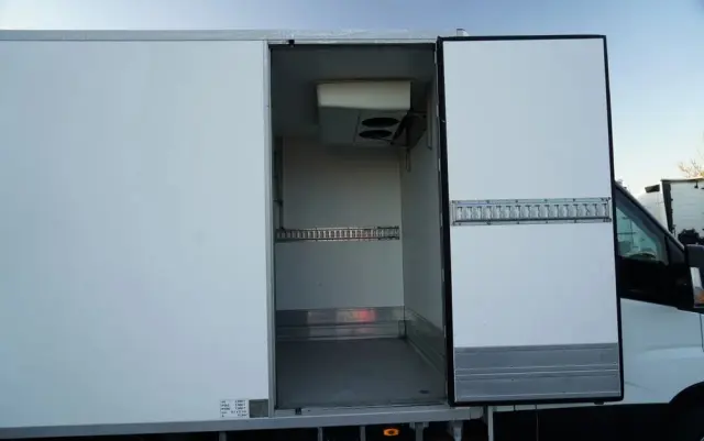 IVECO DAILY 35-130 / CHŁODNIA / AGREGAT CARRIER PULSOR 400 / - 