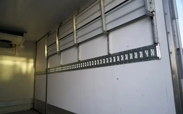 IVECO DAILY 35-130 / CHŁODNIA / AGREGAT CARRIER PULSOR 400 / - 