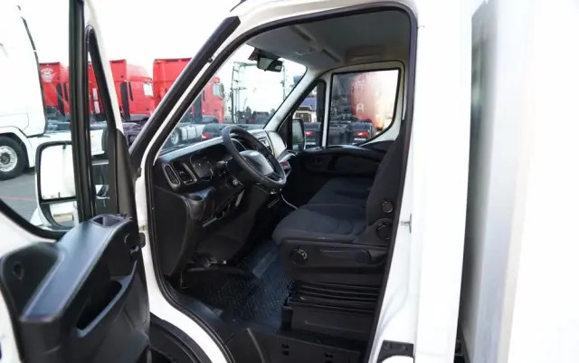 IVECO DAILY 35-130 / CHŁODNIA / AGREGAT CARRIER PULSOR 400 / - 