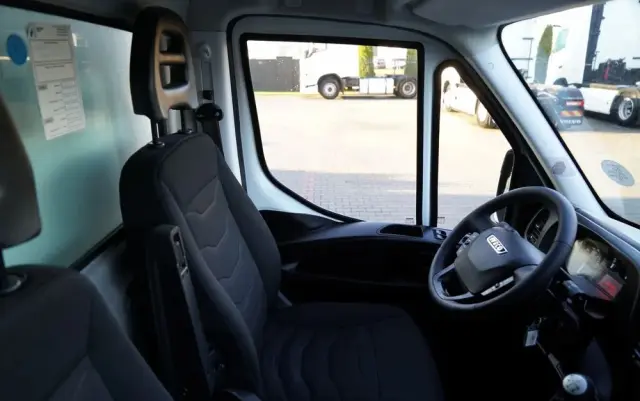 IVECO DAILY 35-130 / CHŁODNIA / AGREGAT CARRIER PULSOR 400 / - 