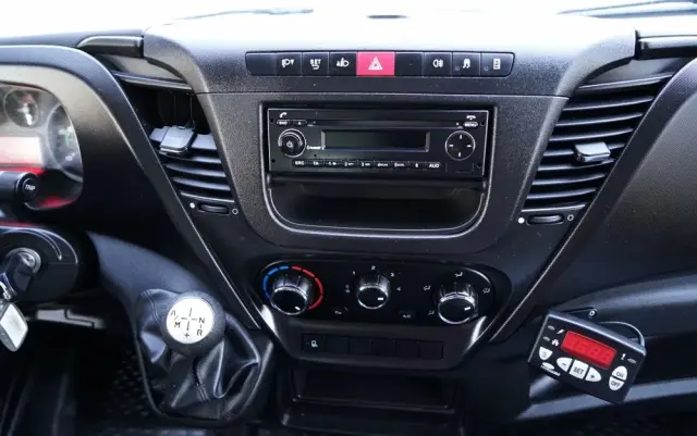 IVECO DAILY 35-130 / CHŁODNIA / AGREGAT CARRIER PULSOR 400 / - 