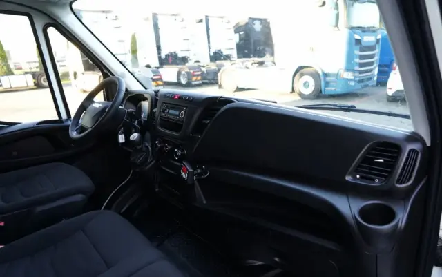 IVECO DAILY 35-130 / CHŁODNIA / AGREGAT CARRIER PULSOR 400 / - 