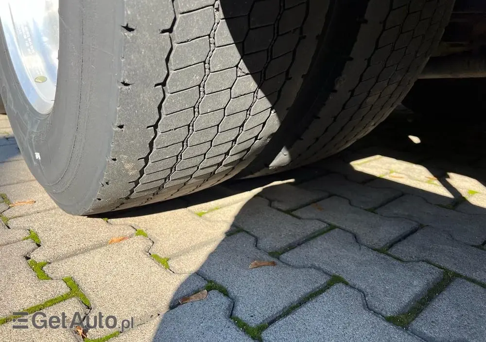 MAN 26.460 TGX skrzyniowy z HDS ATLAS 165.2, 518 t.km. 