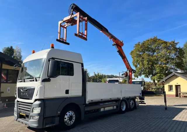 MAN 26.460 TGX skrzyniowy z HDS ATLAS 165.2, 518 t.km. 