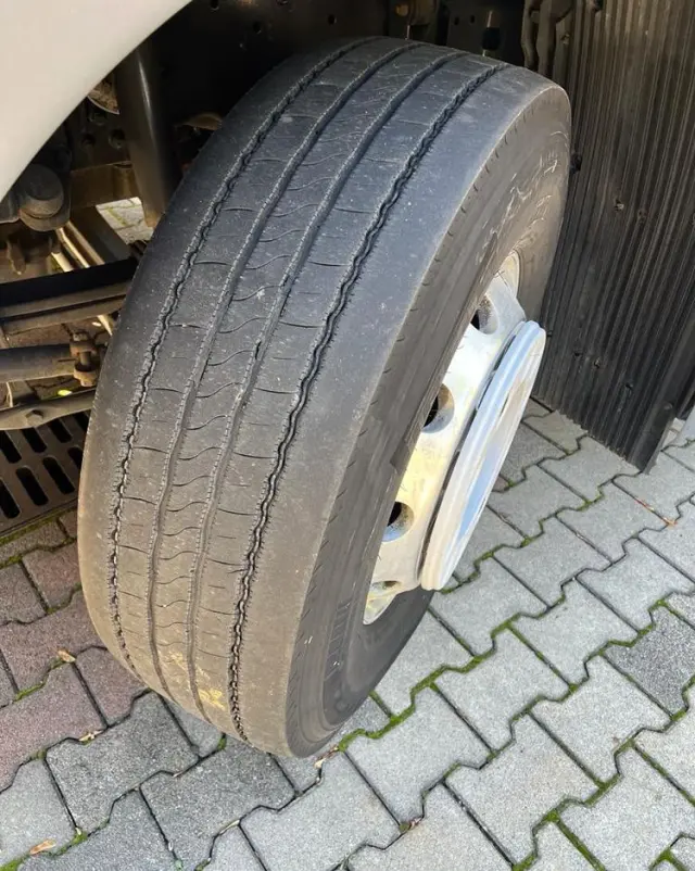 MAN 26.460 TGX skrzyniowy z HDS ATLAS 165.2, 518 t.km. 