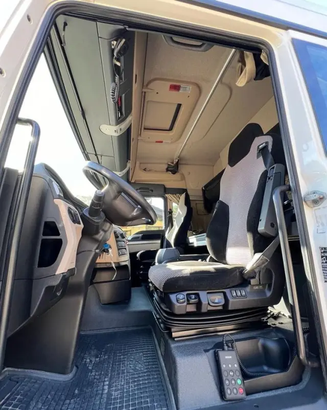 MAN 26.460 TGX skrzyniowy z HDS ATLAS 165.2, 518 t.km. 