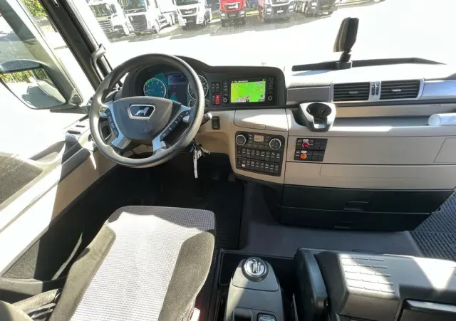 MAN 26.460 TGX skrzyniowy z HDS ATLAS 165.2, 518 t.km. 