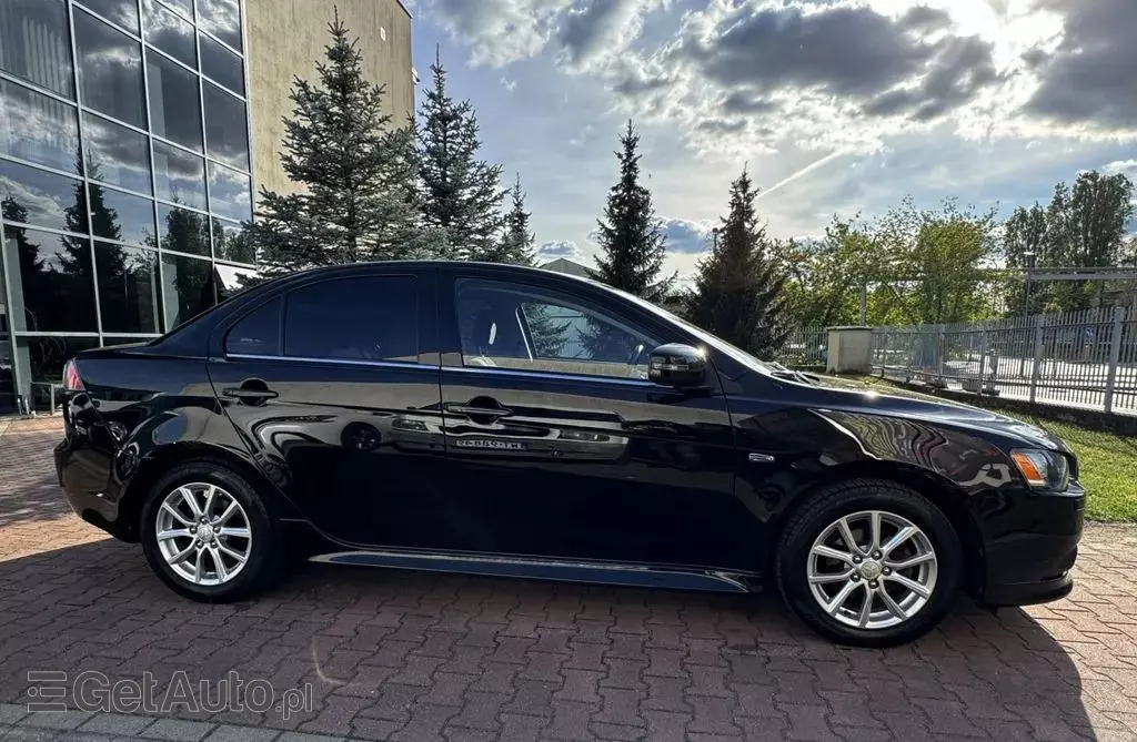 MITSUBISHI Lancer 