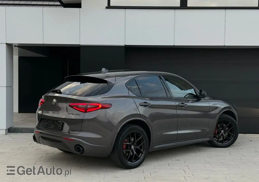ALFA ROMEO Stelvio 2.0 Turbo 16V AT8-Q4 Veloce
