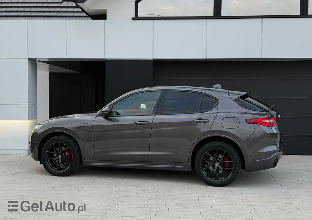 ALFA ROMEO Stelvio 2.0 Turbo 16V AT8-Q4 Veloce